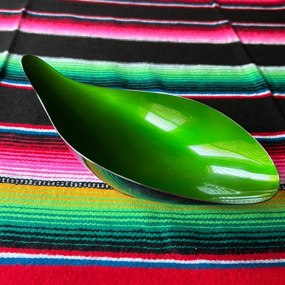 Vintage MCM Reed & Barton Enameled Silverplate Teardrop Dish - Picture 2 of 10